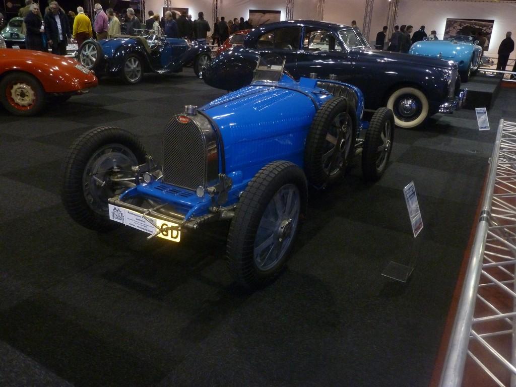 fax Schadelijk Verovering the Bugatti revue, 17-1, Bugattis at MECC 2012