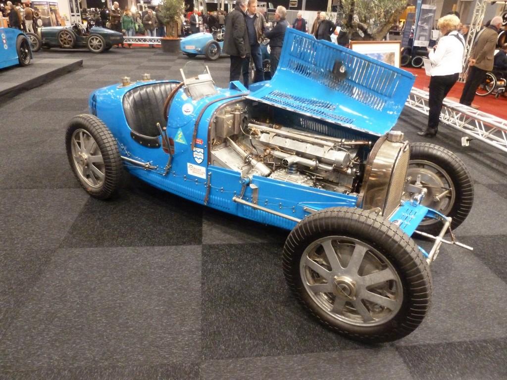 Uitgaven Prematuur Infecteren the Bugatti revue, 18-1, Bugattis at MECC 2013